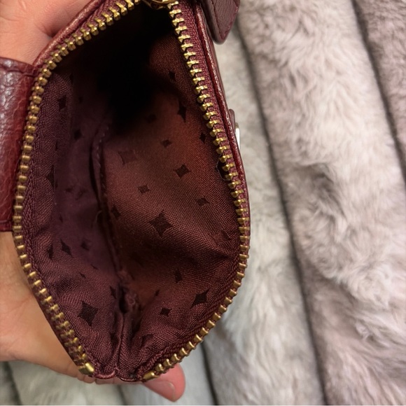 Vintage Fossil Emory Red Lamb Leather wallet clutch, multiple card, pocket. - Picture 5 of 6